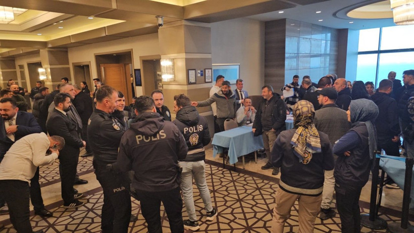 Olaylı seçime polis müdahalesi - Resim: 1