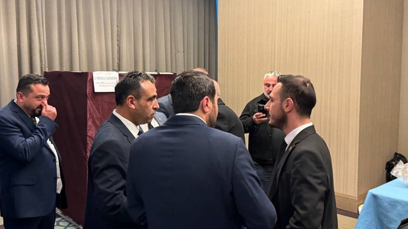 Olaylı seçime polis müdahalesi - Resim: 2