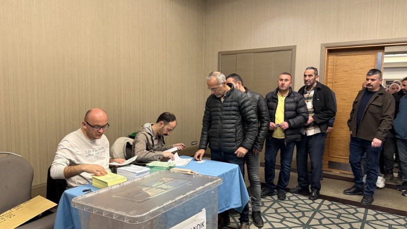 Olaylı seçime polis müdahalesi - Resim: 5