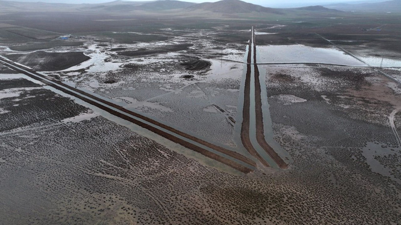 Tuzla Palas Gölü yağışlarla 41 yıl önceki havzasına yeniden kavuştu - Resim: 5