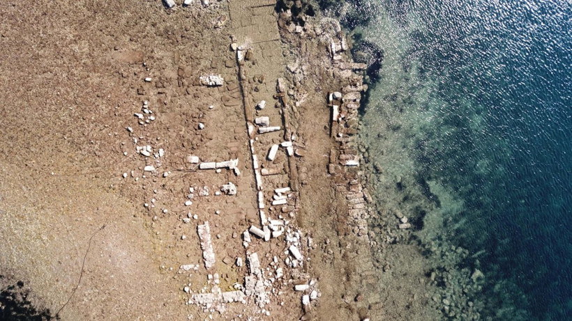 Deniz çekildi, adaya yürüyerek gidiyorlar - Resim: 3
