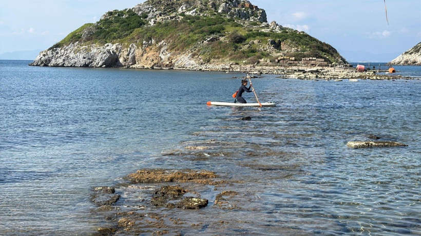 Deniz çekildi, adaya yürüyerek gidiyorlar - Resim: 9