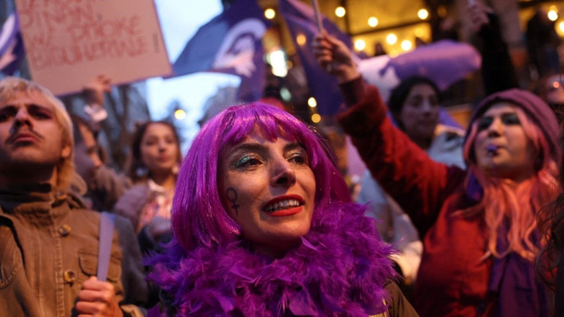 Taksim’de Feminist Gece Yürüyüşü: Gözaltılar var - Resim: 4