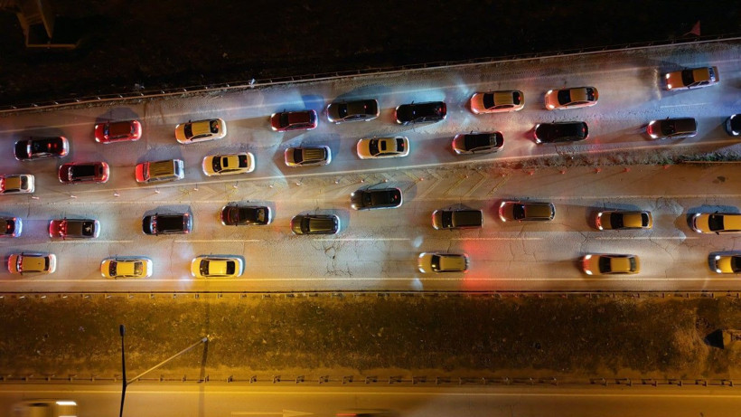 Bayram dönüşü çilesi: 30 kilometre kuyruk oluştu - Resim: 7