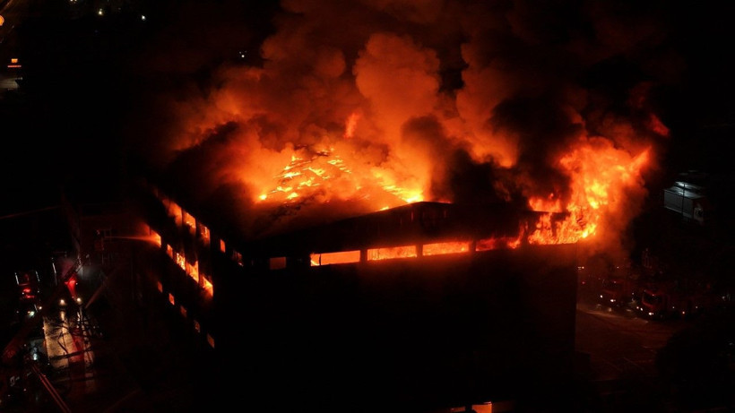 Fındık fabrikası kül oldu - Resim: 9