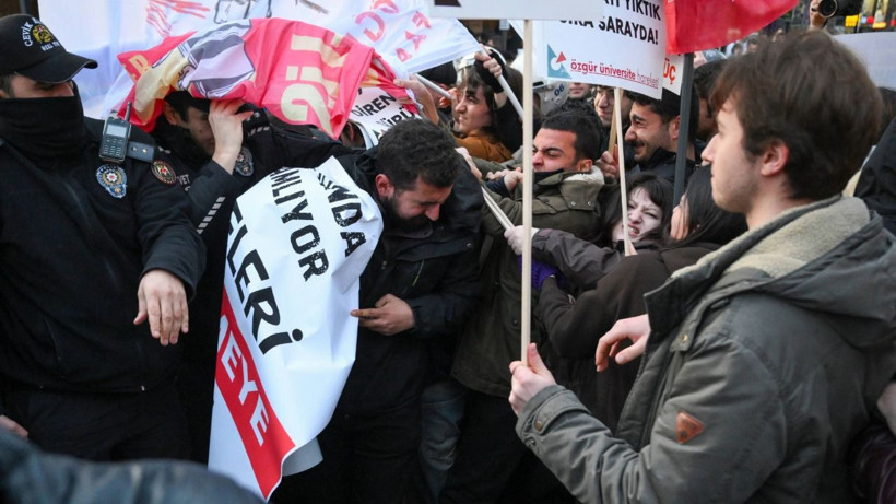 Ankara’da '19 Mart' protestosuna polis müdahalesi! Çok sayıda öğrenci gözaltında - Resim: 19
