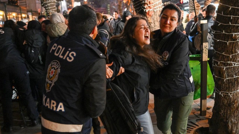 Ankara’da '19 Mart' protestosuna polis müdahalesi! Çok sayıda öğrenci gözaltında - Resim: 8