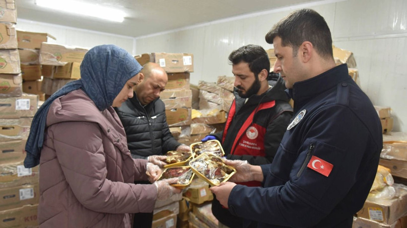 Şanlıurfa'da 50 ton bozuk tavuk eti ele geçirildi - Resim: 7