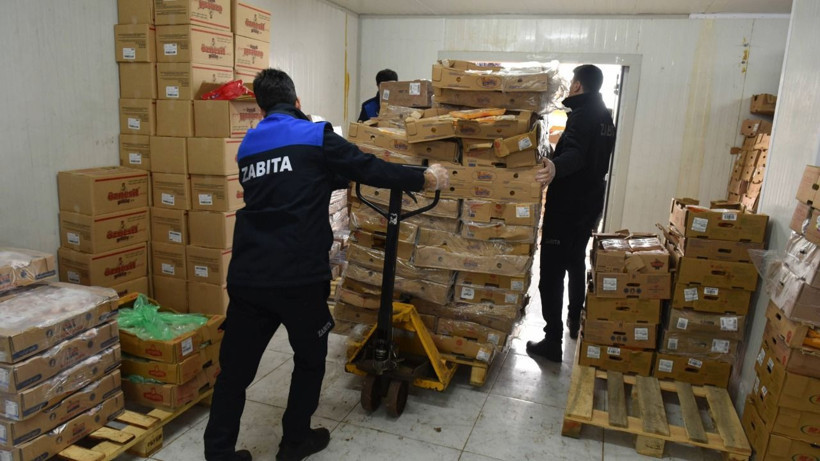 Şanlıurfa'da 50 ton bozuk tavuk eti ele geçirildi - Resim: 4