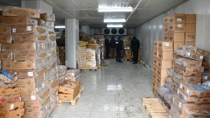 Şanlıurfa'da 50 ton bozuk tavuk eti ele geçirildi - Resim: 1