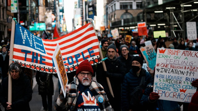 Amerika'da Trump karşıtları sokağa döküldü: No Kings - Resim: 12