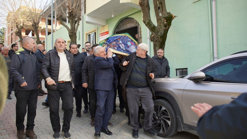 Fadıl Akgündüz, annesinin cenazesine katıldı - Resim: 5