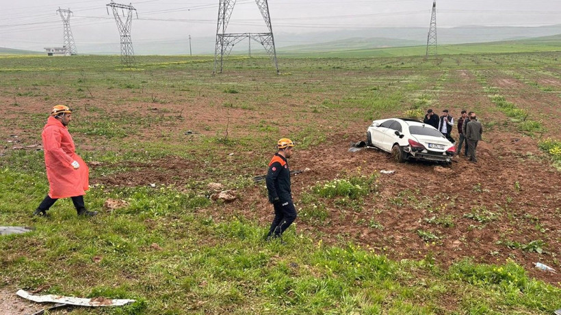 Siirt’te feci kaza: 2 ölü, 3 yaralı - Resim: 2