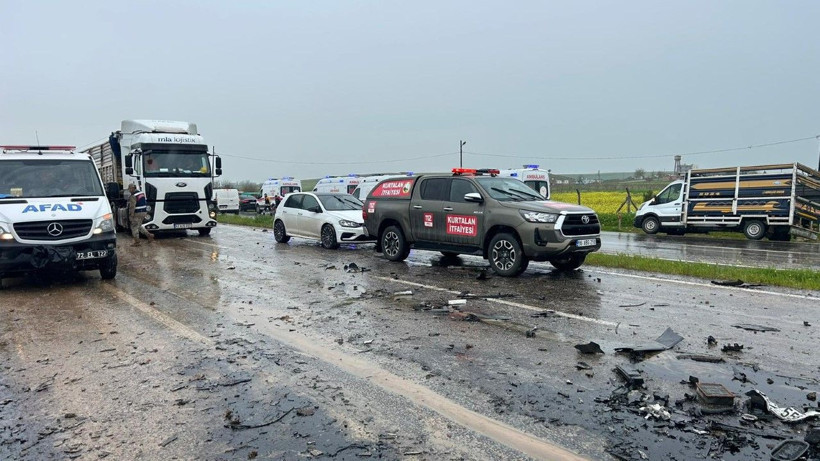 Siirt’te feci kaza: 2 ölü, 3 yaralı - Resim: 4