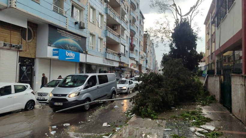 Sağanak ve dolu vurdu: Ölü ve yaralılar var - Resim: 9