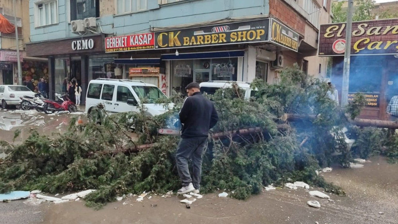 Sağanak ve dolu vurdu: Ölü ve yaralılar var - Resim: 11