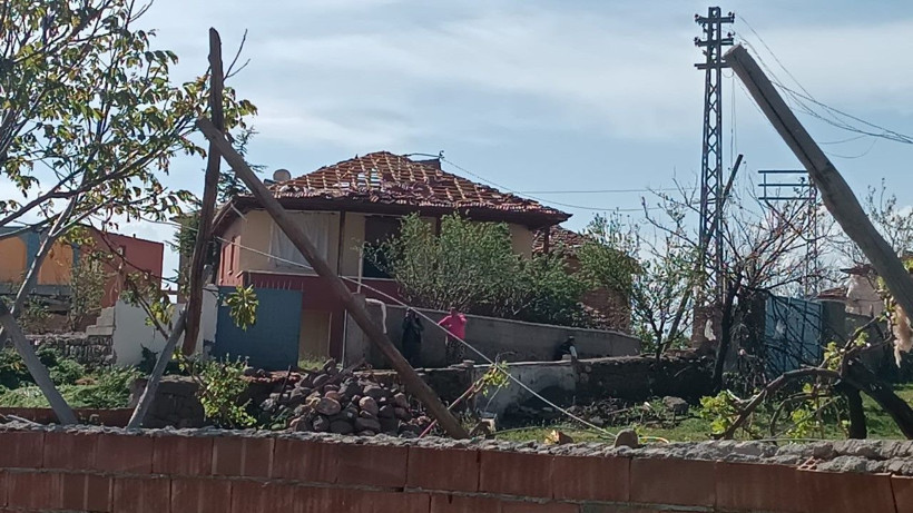 3 şehirde hortum oluştu: Yaralılar var - Resim: 5