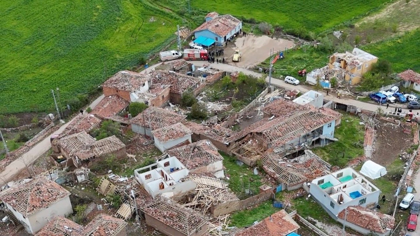 Hortum köyü yıktı geçti - Resim: 1