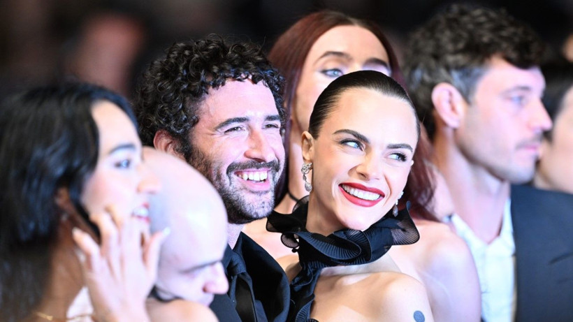 Ünlü manken Cannes’da göz kamaştırdı - Resim: 4