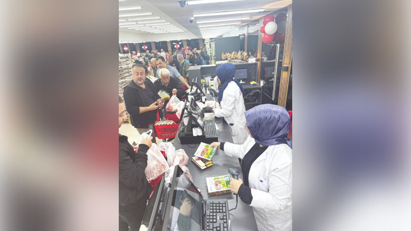 Bayram öncesi ucuz et kuyruğu - Resim : 5