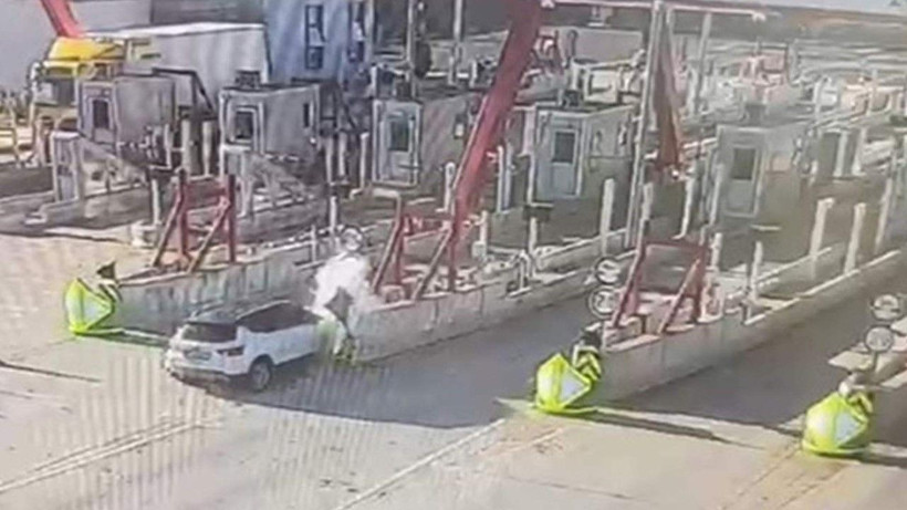 Araç gişelere daldı: 1 ölü, 1 yaralı - Resim: 2