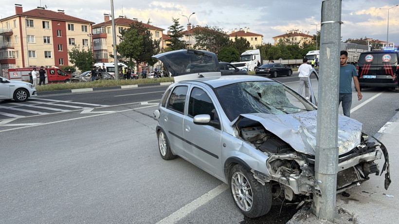 TIR'la çarpışan otomobil takla atıp karşı şeride geçti: Ölü ve yaralılar var - Resim : 5