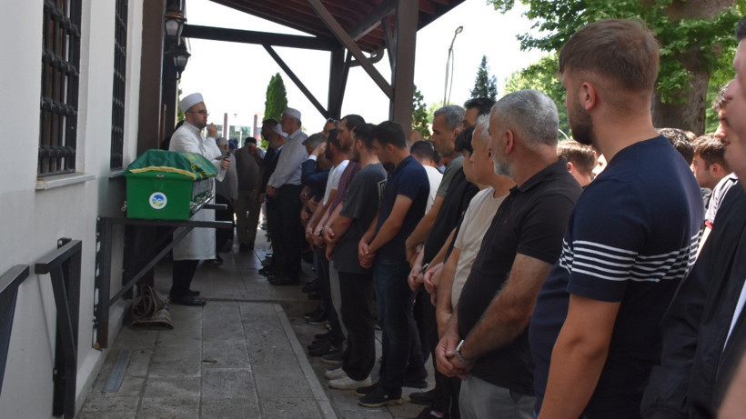 Serinlemek isterken hayatını kaybeden genç son yolculuğuna uğurlandı - Resim : 1
