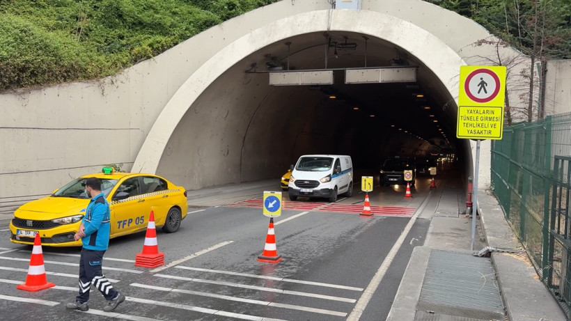 Bomonti Tünel çıkışında kamyonet devrildi: Yol trafiğe kapandı - Resim : 1