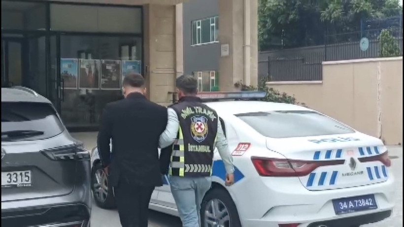 Yol verme kavgasında aracından inen sürücüye 180 bin lira ceza - Resim : 1