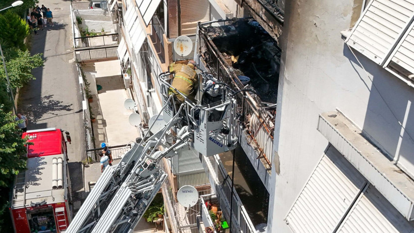 İzmir'de 7 katlı binada korkutan yangın: 6 kişi dumandan etkilendi - Resim : 2