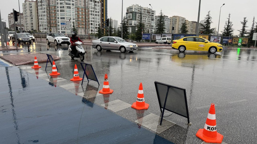 Yollar göle döndü, trafik durdu - Resim: 3