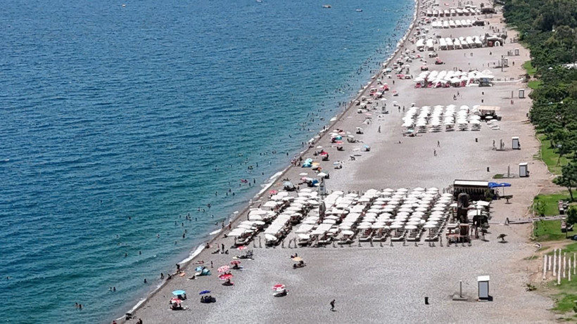 Antalya'da termometreler 38 dereceyi gösterdi, sahiller doldu - Resim: 1