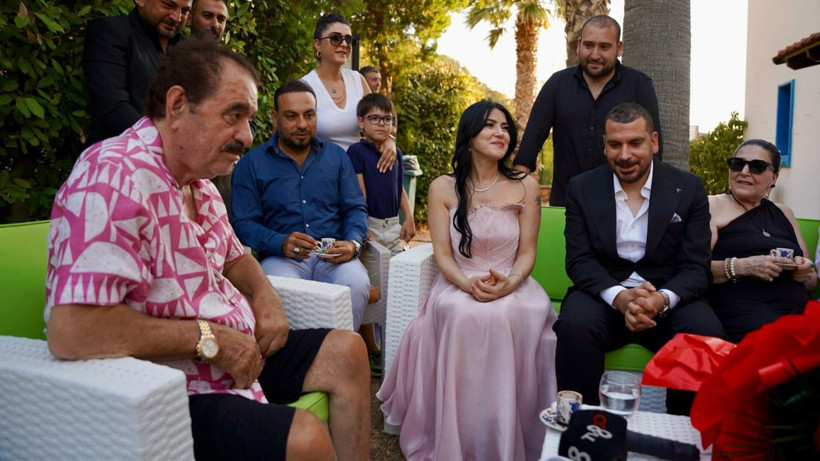 Tatlıses'in evinde mutlu gün: Manevi kızına beşi bir yerde taktı - Resim: 2