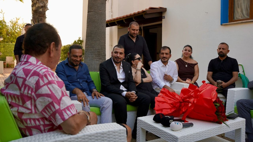 Tatlıses'in evinde mutlu gün: Manevi kızına beşi bir yerde taktı - Resim: 5