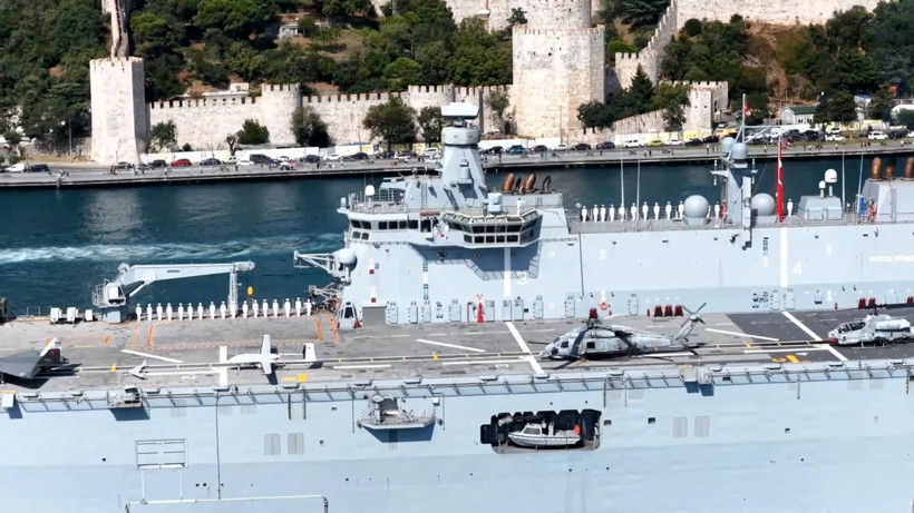 İstanbul Boğazı’nda nefes kesen 30 Ağustos geçişi: 15 gemi peş peşe geçti - Resim: 2