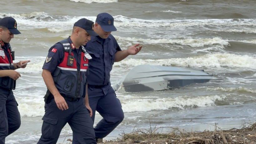 Samsun'da sahile vurmuş insansız deniz aracı bulundu - Resim: 1