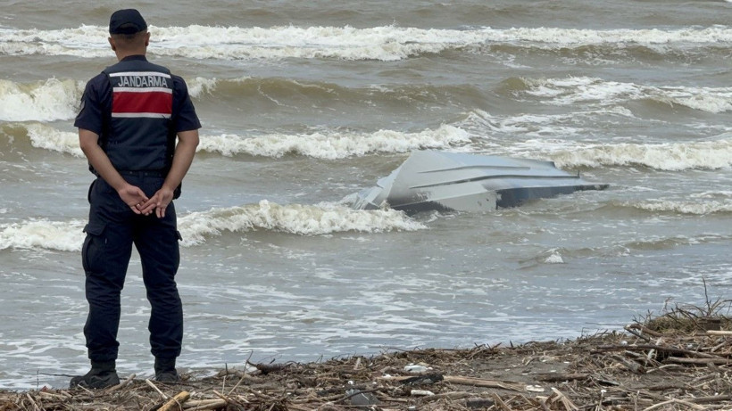 Samsun'da sahile vurmuş insansız deniz aracı bulundu - Resim: 2