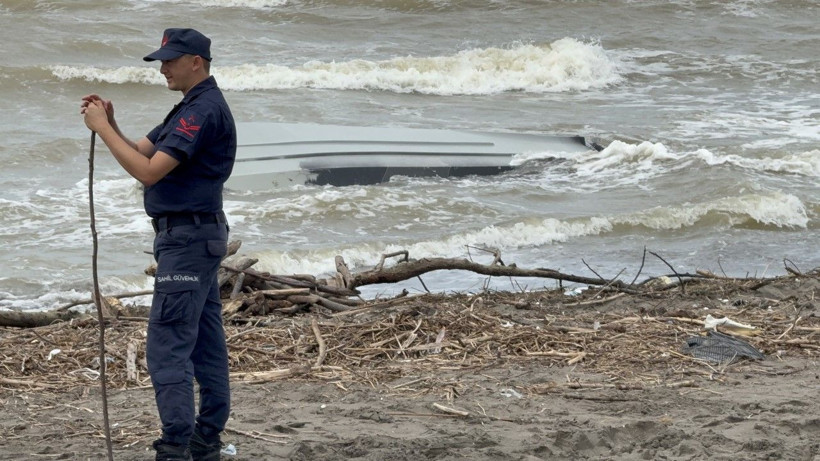 Samsun'da sahile vurmuş insansız deniz aracı bulundu - Resim: 4
