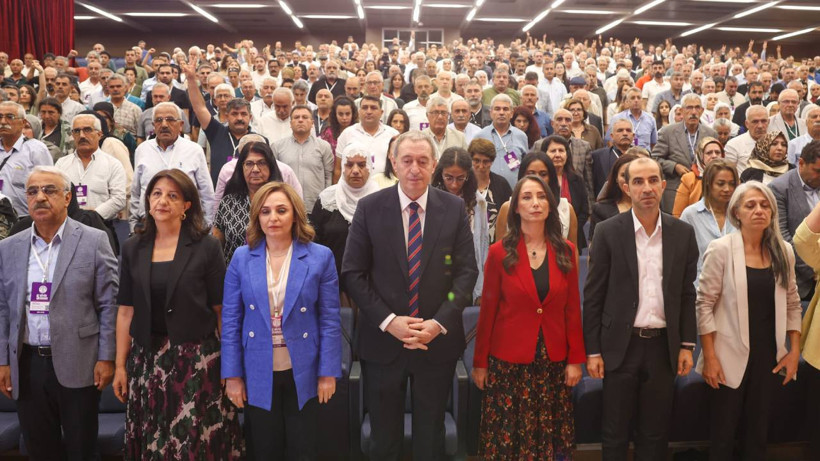 DEM Parti Kongresi'nde Hatimoğulları ve Bakırhan yeniden eş genel başkan seçildi - Resim : 2