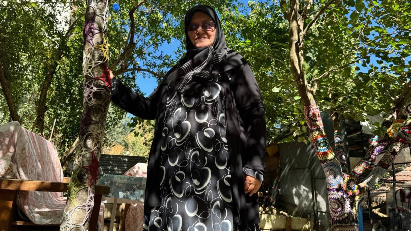 Ağaçlara kazak ören kadın. Bütün mahalle onu konuşuyor - Resim: 5