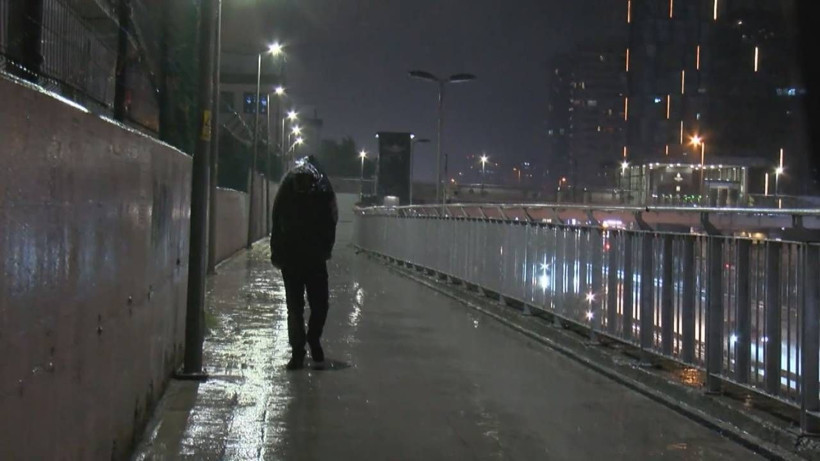 İstanbul'da beklenen oldu. Kaçan metroya sığındı - Resim: 5