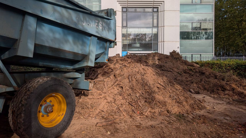 Akaryakıt zammı çiftçinin sabrını taşırdı. Tonlarca gübreyi kapıya yığdılar - Resim: 4