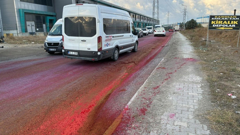 Yol kırmızıya boyandı! Görenler şaşkına döndü - Resim: 4