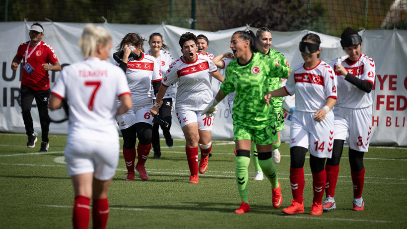 Helal olsun size: Namağlup, gol yemeden Avrupa şampiyonu olduk - Resim : 1