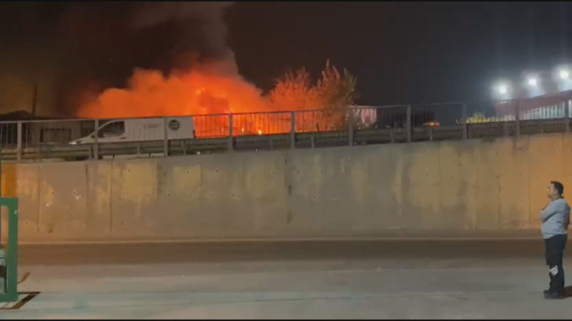 Esenyurt'ta mobilya atölyesinde yangın - Resim : 2