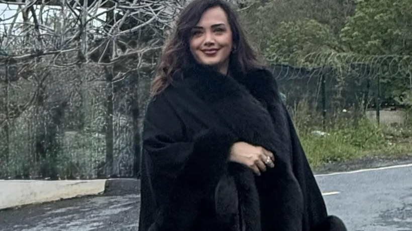 90&rsquo;ların &uuml;nl&uuml; sunucusu Esra Ceyhan&rsquo;ı yıllar sonra g&ouml;renler şaşırdı! Estetik sorusuna bakın ne dedi? - Resim : 5