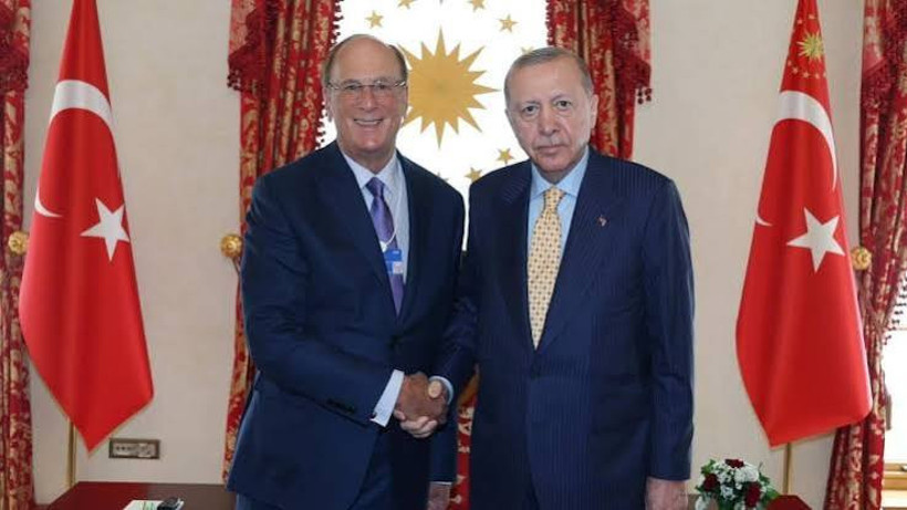 Dünyanın en büyük fonu BlackRock hisselerini satarak aniden Türkiye'den çekildi - Resim : 1