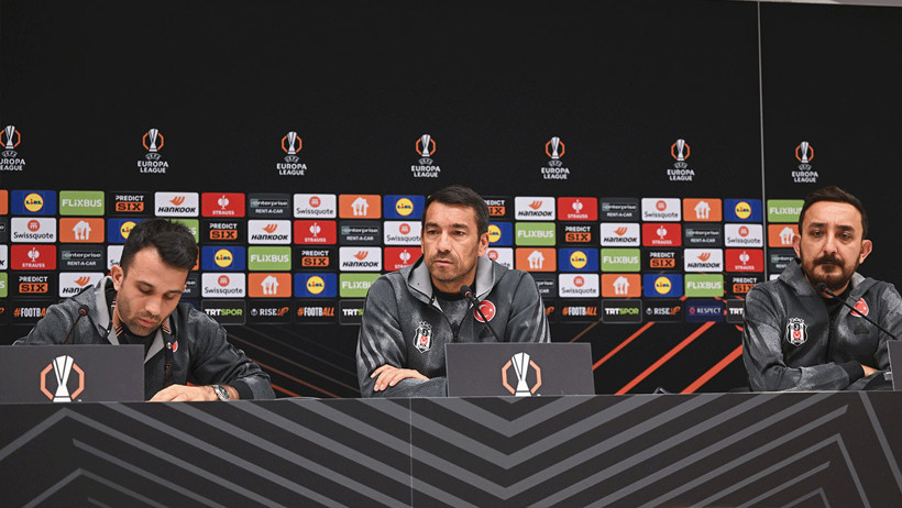 Giovanni van Bronckhorst: Galibiyet, gelecek için bize moral kazandıracak - Resim : 1