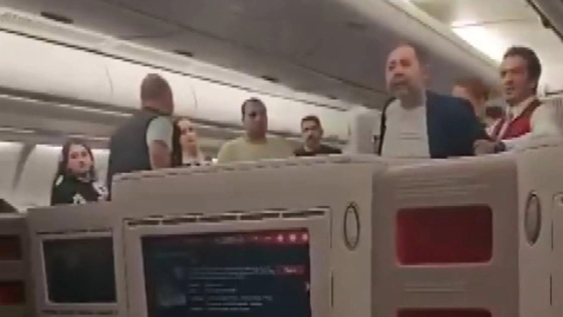 Uçakta olay çıkarttı, 'Türkiye'yi satın alırım' dedi - Resim : 1
