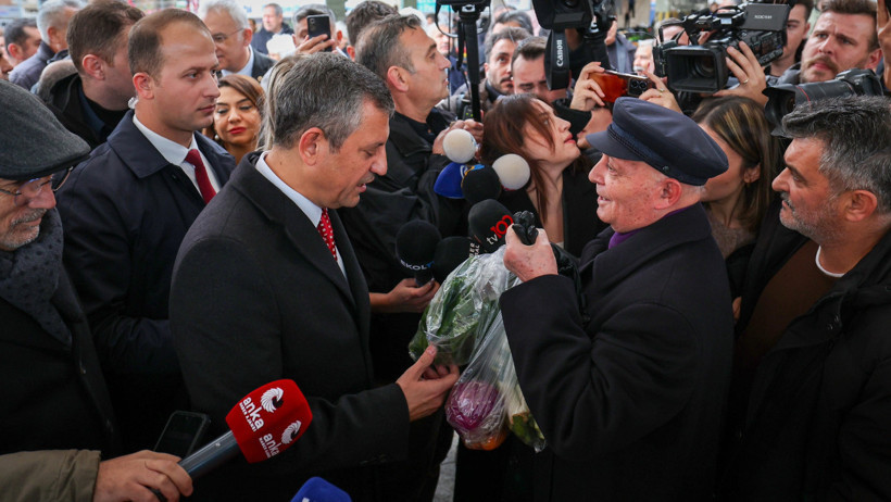 Özgür Özel pazara indi - Resim : 3